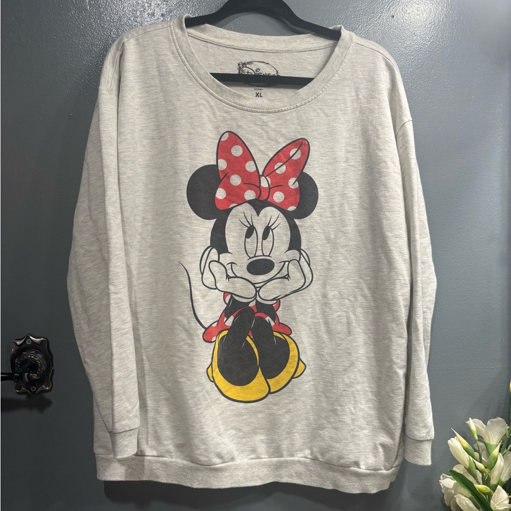 Disney Minnie Mouse Graphic Sweatshirt Gray Red Bow Fan Crew Neck Lightweight
